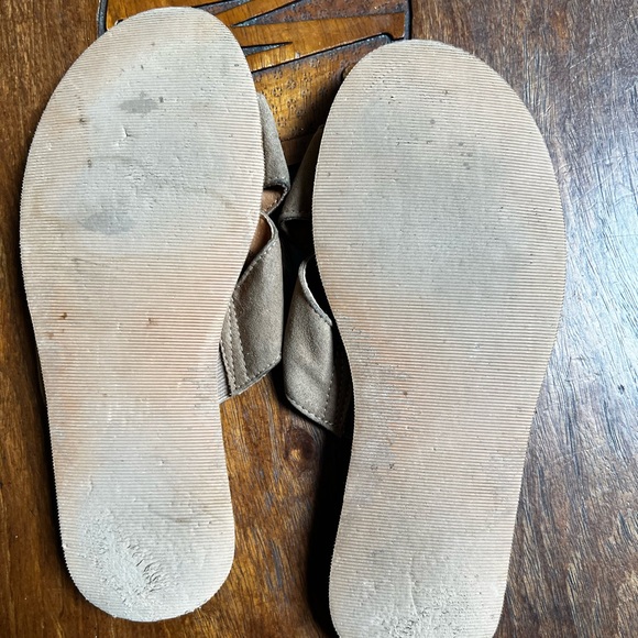 Universal Thread Sandals - Picture 3 of 3